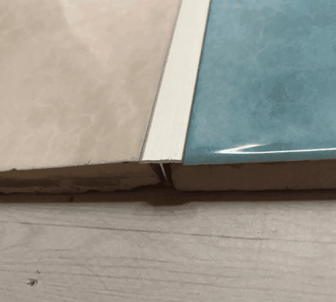 Профіль для плитки АТ 10 С 2,7м